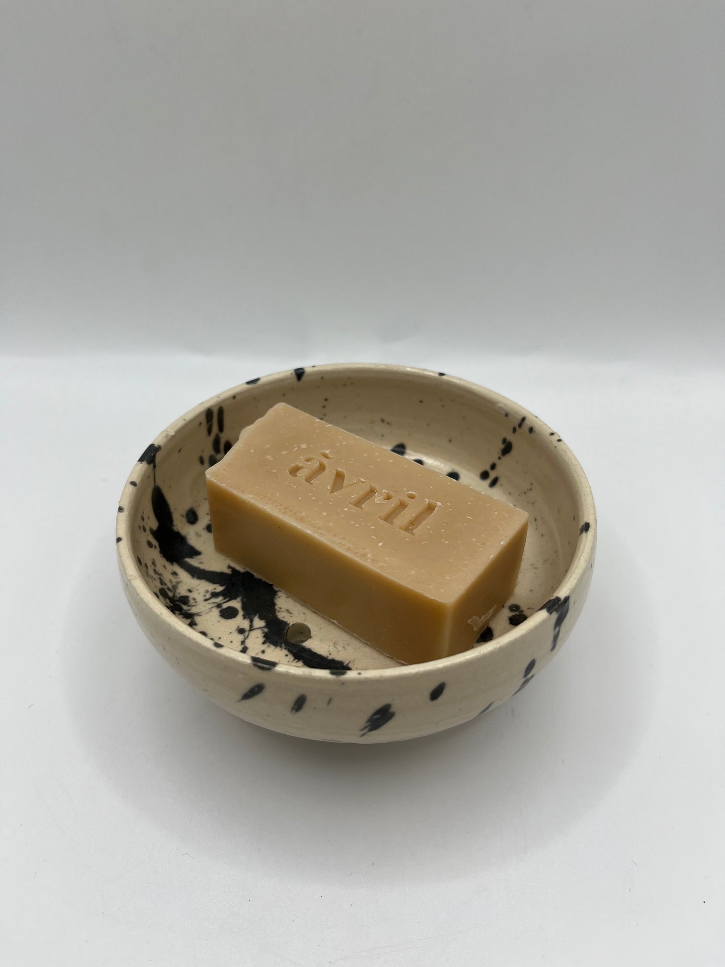 Handcrafted Gift Box – Ceramic Soap Dish + 2 Vegan Artisan Soaps